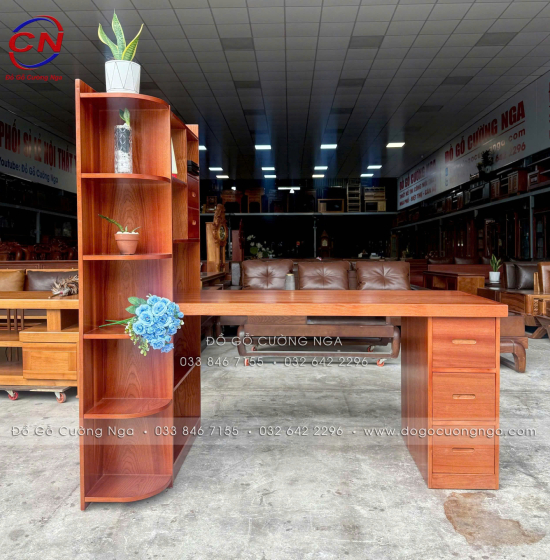 Bàn Học Sinh Gỗ Xoan Đào Tự Nhiên Có Kệ Sách Và Ngăn Kéo Tiện Dụng