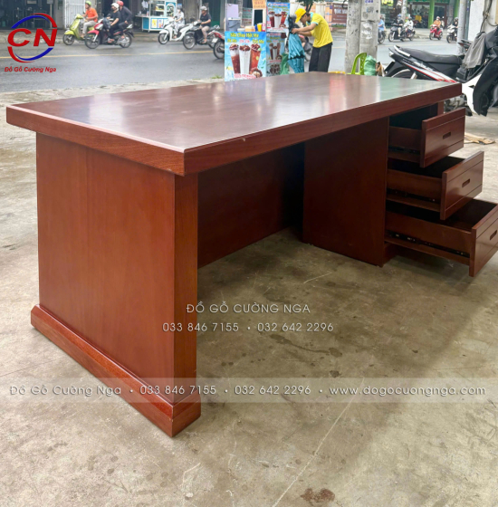 Bàn Làm Việc Giám Đốc Gỗ Xoan Đào 1m67 Chạm Chỉ Tinh Tế