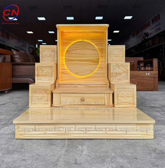 Bậc Tam Cấp Gỗ Thông Màu Tự Nhiên Tôn Nghiêm Không Gian Thờ Cúng