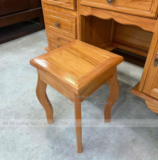 Bàn Trang Điểm Gỗ Gõ Đỏ Gương Trượt 1m07 – Gọn Khi Đóng, Rộng Khi Dùng