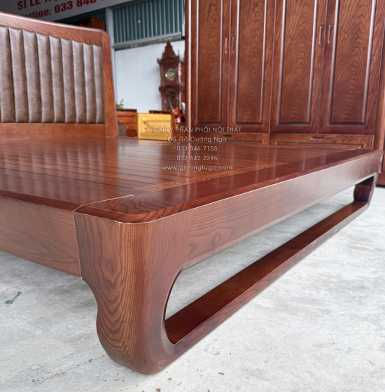 Giường Ngủ Gỗ Sồi Nga Màu Óc Chó Mẫu Chân Quỳ Bọc Nệm Cao Cấp (Giao Khách)