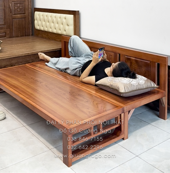 Giường Gấp Gỗ Xoan Đào Kèm Bàn (Có Kính) & Đôn Gỗ Sồi Hợp Túi Tiền