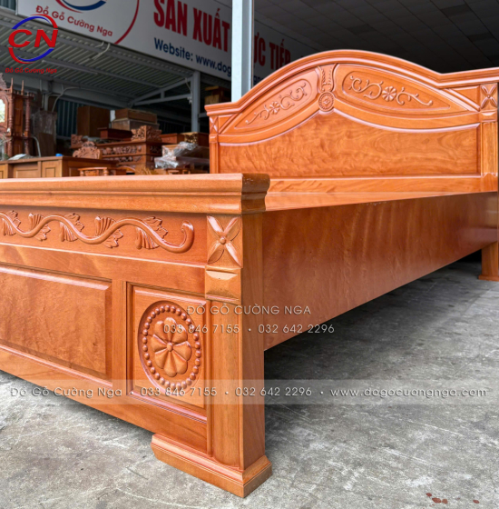 Giường gỗ đinh hương vạt lan - mẫu hoa lá tây 