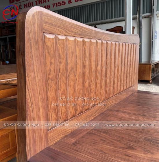 Giường Gỗ Hương Xám Kiểu Nhật Chân Thuyền Màu Óc Chó Sang Trọng 