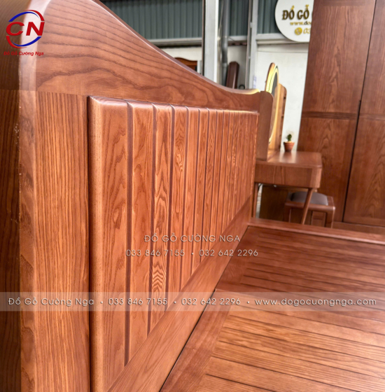 Giường Ngủ Gỗ Sồi Nga Lau Màu Óc Chó Kiểu Nhật Chân Qùy Loại 1 
