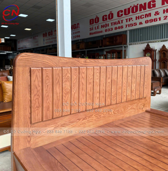 Giường Ngủ Gỗ Sồi Nga Lau Màu Óc Chó Kiểu Nhật Chân Qùy Loại 1 
