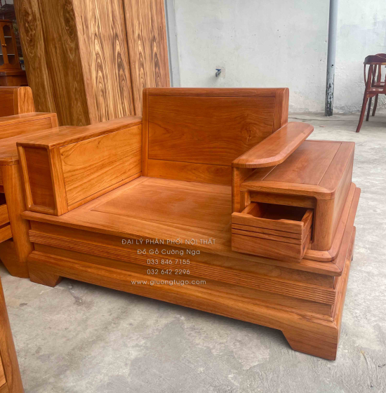 Bộ Bàn Ghế Sofa Gỗ Gõ Đỏ Đối Xứng Chân Pháo 5 Món 