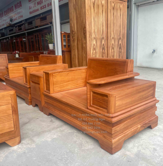 Bộ Bàn Ghế Sofa Gỗ Gõ Đỏ Đối Xứng Chân Pháo 5 Món 