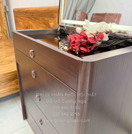 Bàn Trang Điểm Kết Hợp Bàn Làm Viêc Gỗ Sồi Lau Màu Óc Chó