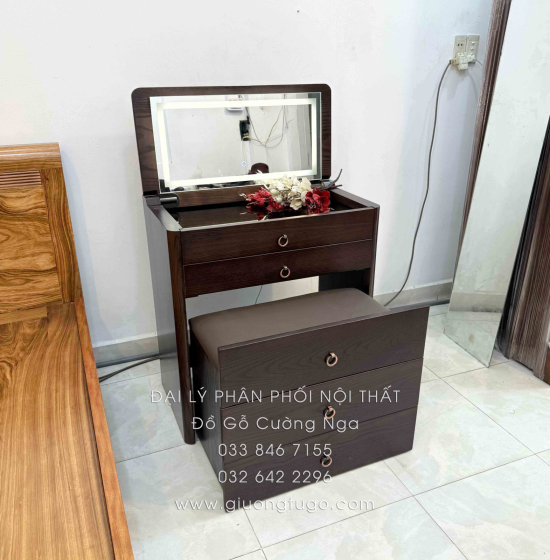 Bàn Trang Điểm Kết Hợp Bàn Làm Viêc Gỗ Sồi Lau Màu Óc Chó