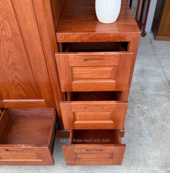 Tủ Áo Gỗ Hương Đá 4 Cánh Kèm Góc Trang Trí Bo Cạnh