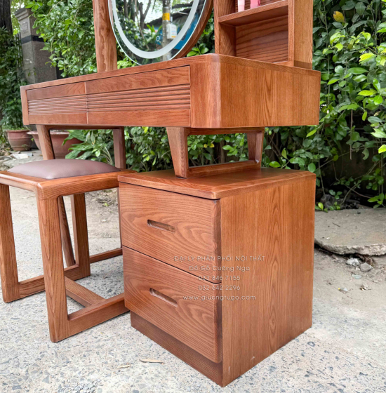 Bàn Trang Điểm Gỗ Sồi Nga Màu Óc Chó Gương LED Cảm Ứng