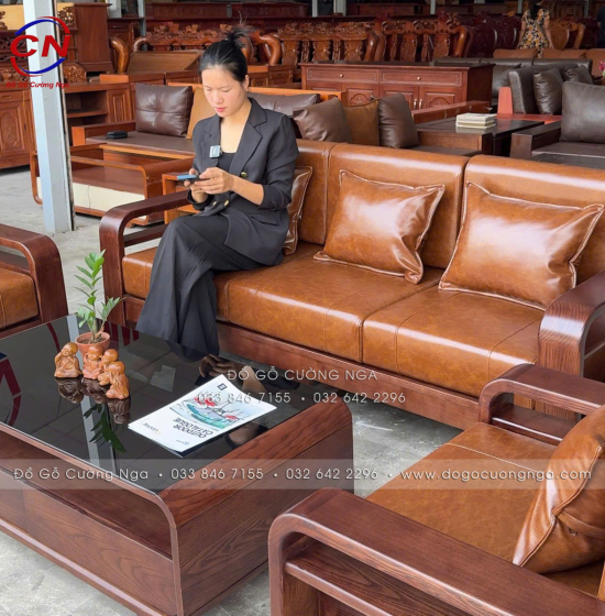 Sofa Đối Xứng Gỗ Sồi Nga Lau Màu Óc Chó Tay Vòng Kèm Nệm Cao Cấp