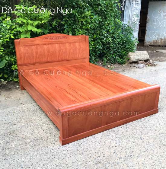 Giường gỗ hương đá hiện đại - mẫu hoa dây 