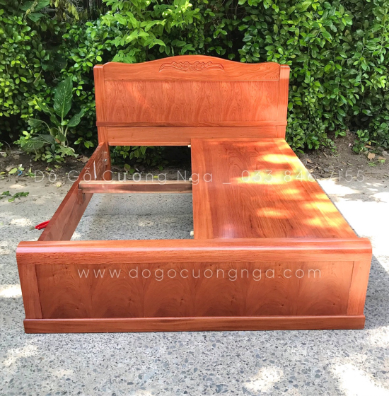Giường gỗ hương đá hiện đại - mẫu hoa dây 