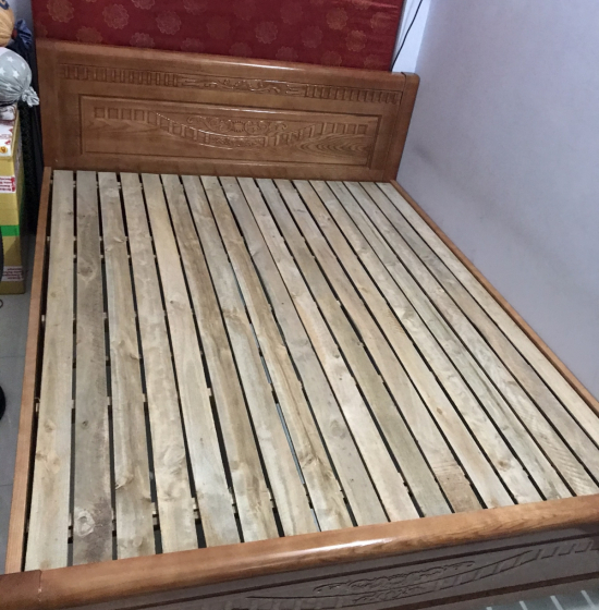 Giường gỗ sồi nga vạt lan giá rẻ 