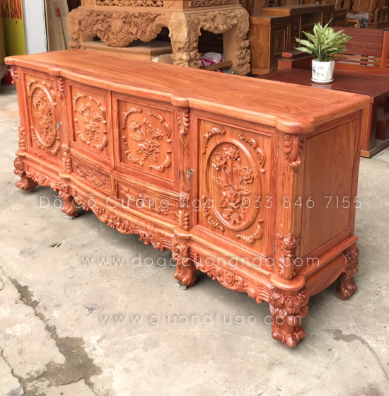 Kệ tivi gỗ Hương Đá cao cấp mẫu hoa hồng KG 05