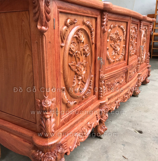 Kệ tivi gỗ Hương Đá cao cấp mẫu hoa hồng KG 05