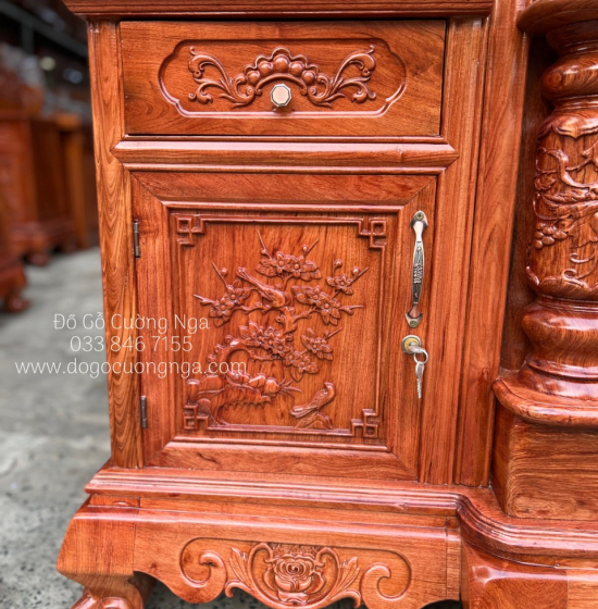 Kệ tivi gỗ Hương Đá cao cấp 2m2 - mẫu cột nho KG 04