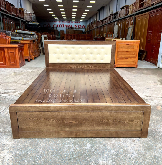 Giường ngủ gỗ sồi  lau màu óc chó đầu nệm cao cấp 