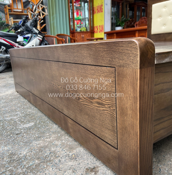 Giường ngủ gỗ sồi  lau màu óc chó đầu nệm cao cấp 