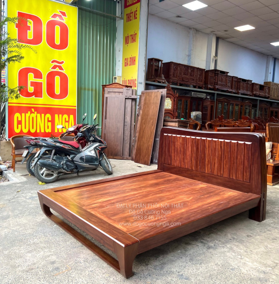 Giường Gỗ Cẩm Kiểu Nhật Màu Óc Chó Sang Trọng 