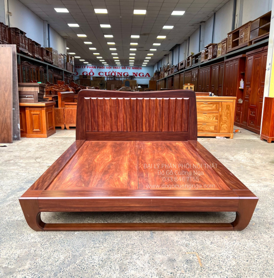 Giường Gỗ Cẩm Kiểu Nhật Màu Óc Chó Sang Trọng 