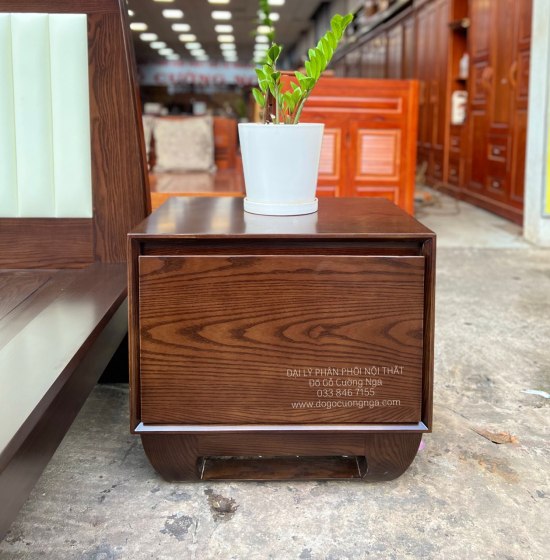Tủ Táp Đầu Giường Gỗ Sồi Nga Lau Màu Óc Chó Sang Trọng 
