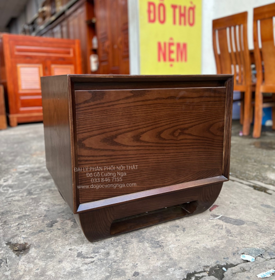 Tủ Táp Đầu Giường Gỗ Sồi Nga Lau Màu Óc Chó Sang Trọng 