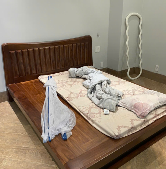 Giường Ngủ Gỗ Hương Xám Kiểu Nhật Hiên Đại - Màu Óc Chó 