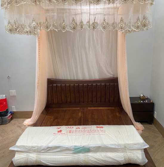 Giường Ngủ Gỗ Hương Xám Kiểu Nhật Hiên Đại - Màu Óc Chó 