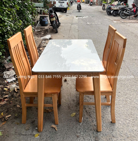 Bộ Bàn Ăn Gỗ Sồi Nga Mặt Đá 4 Ghế Phớt Vàng Hiện Đại 