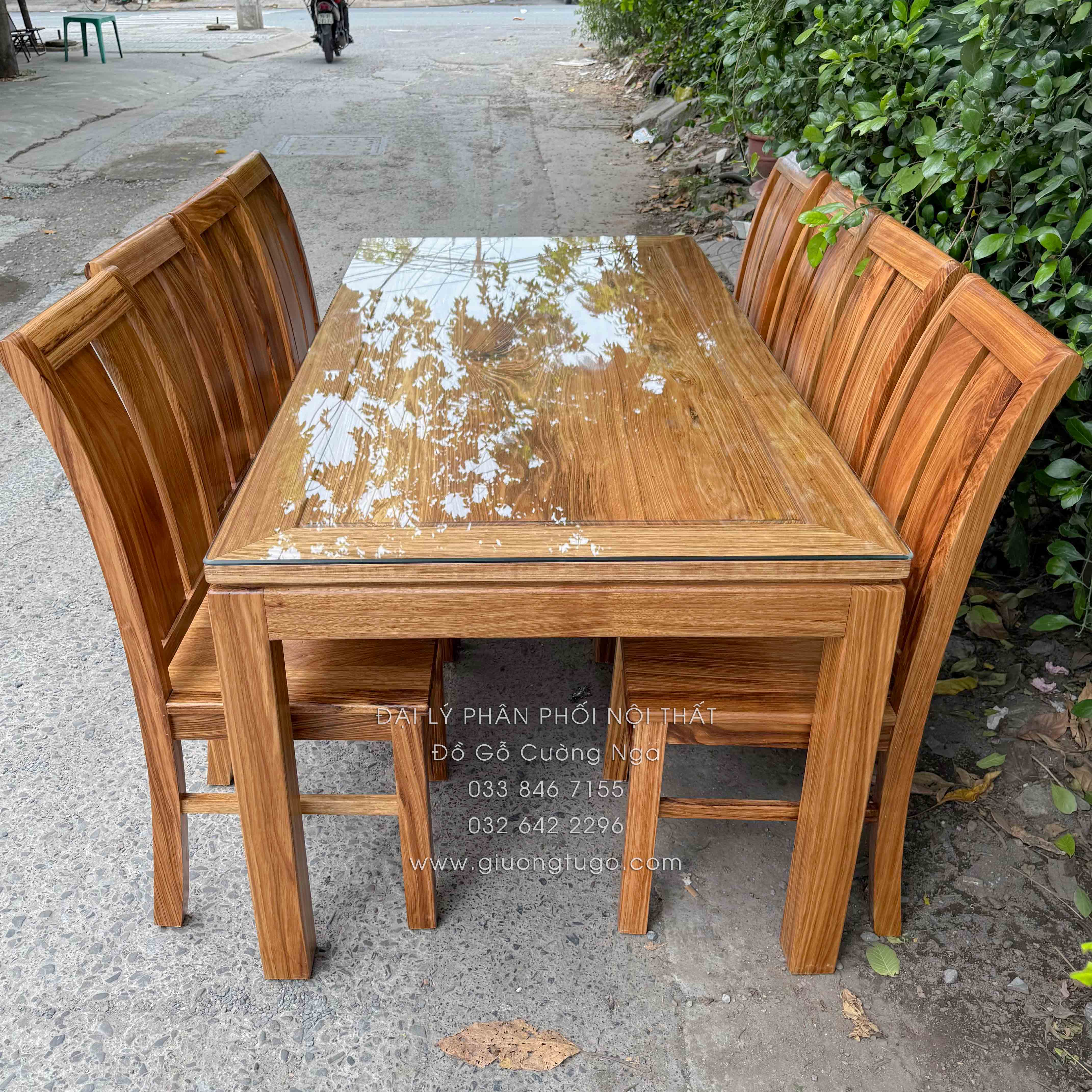 ban an go huong xam 8 ghe