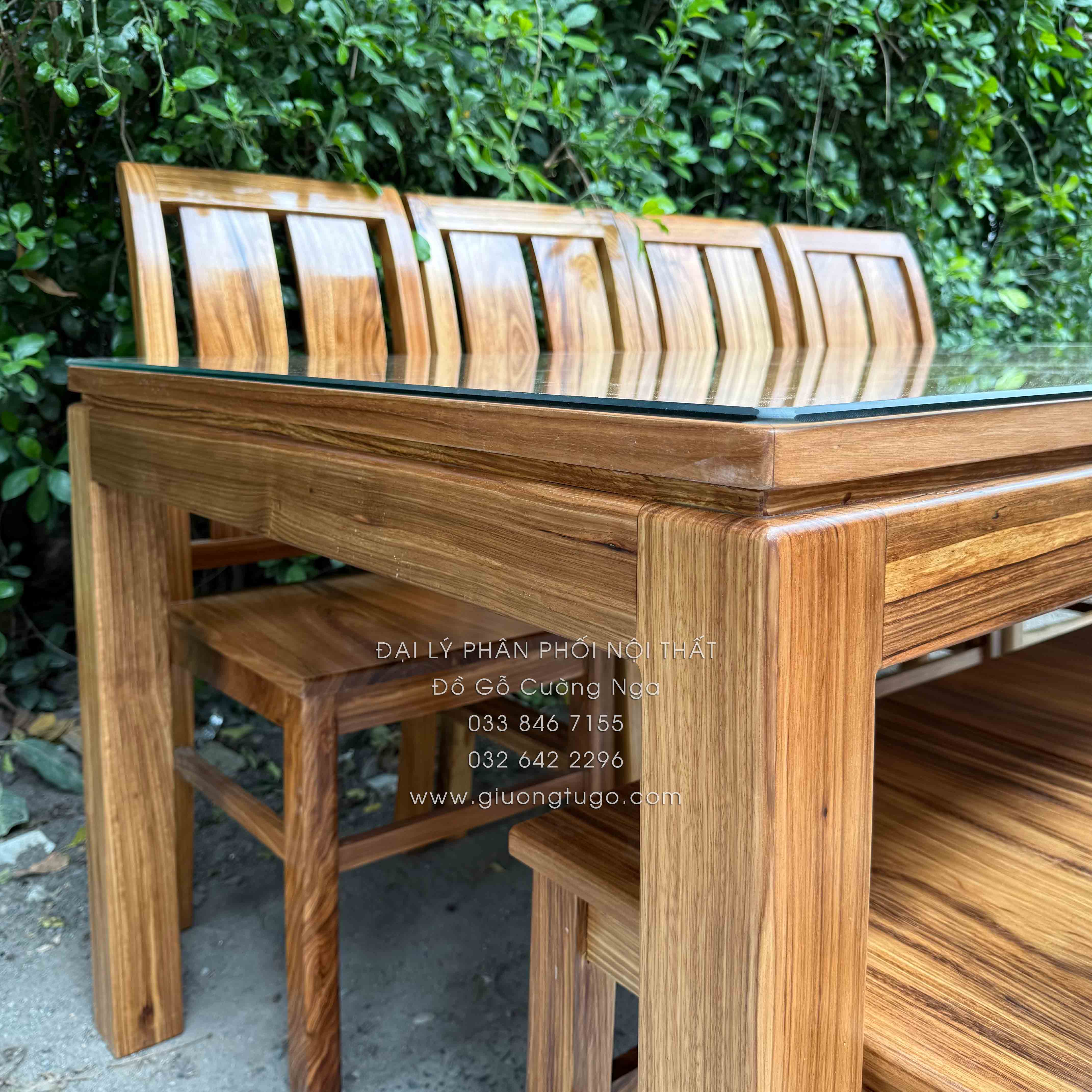 ban an go huong xam 8 ghe