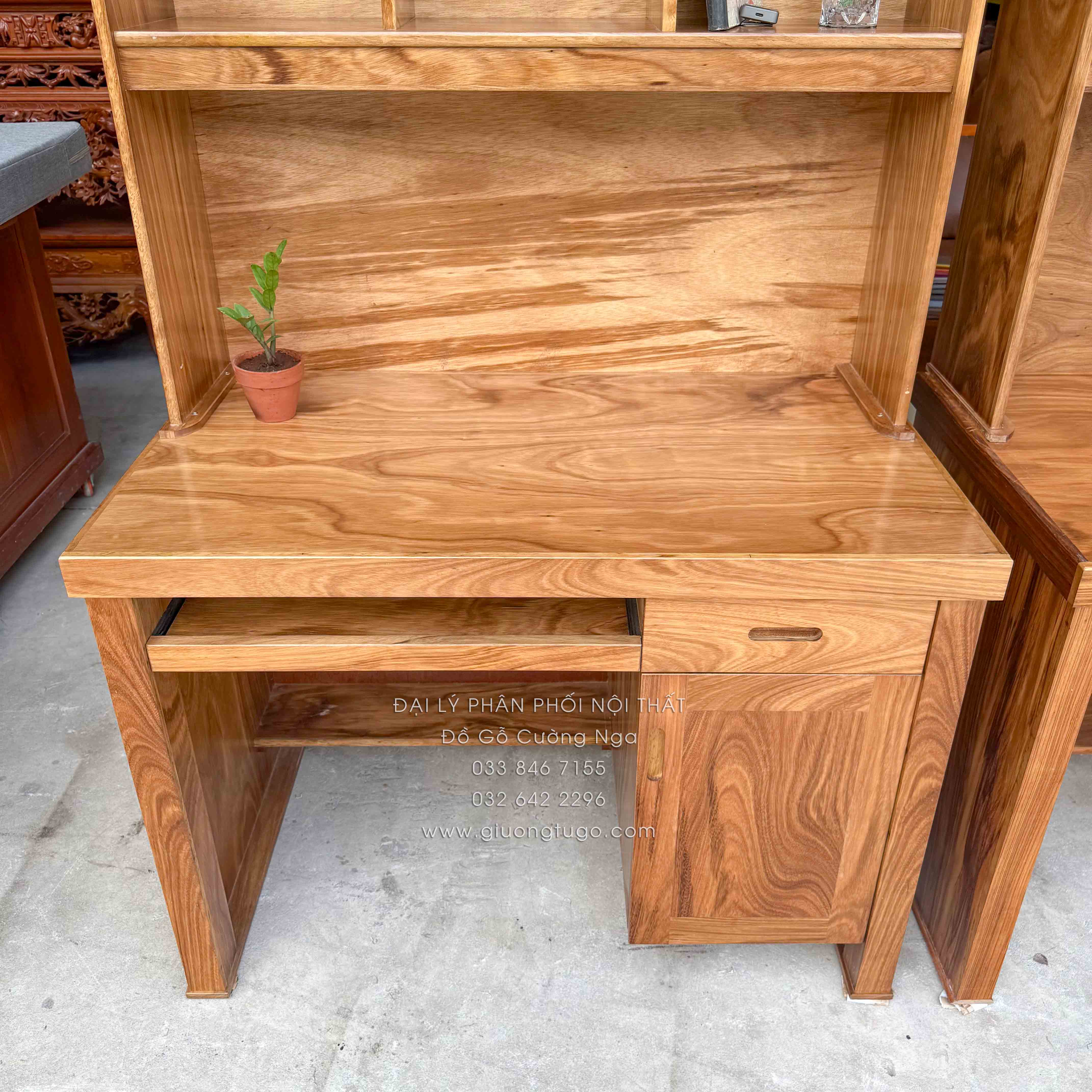 ban hoc go huong xam