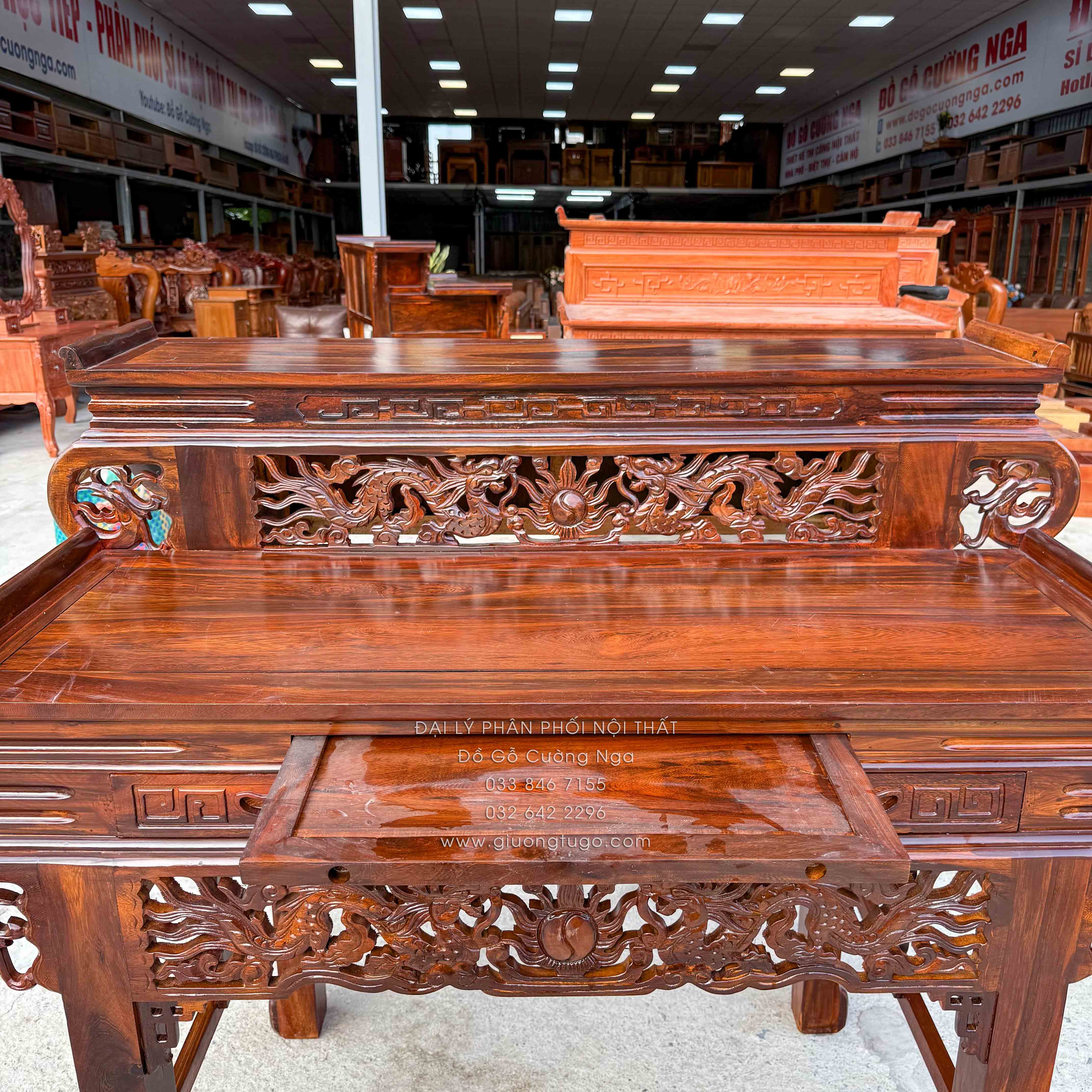 Bàn thờ 2 tầng gỗ muồng tay cuốn