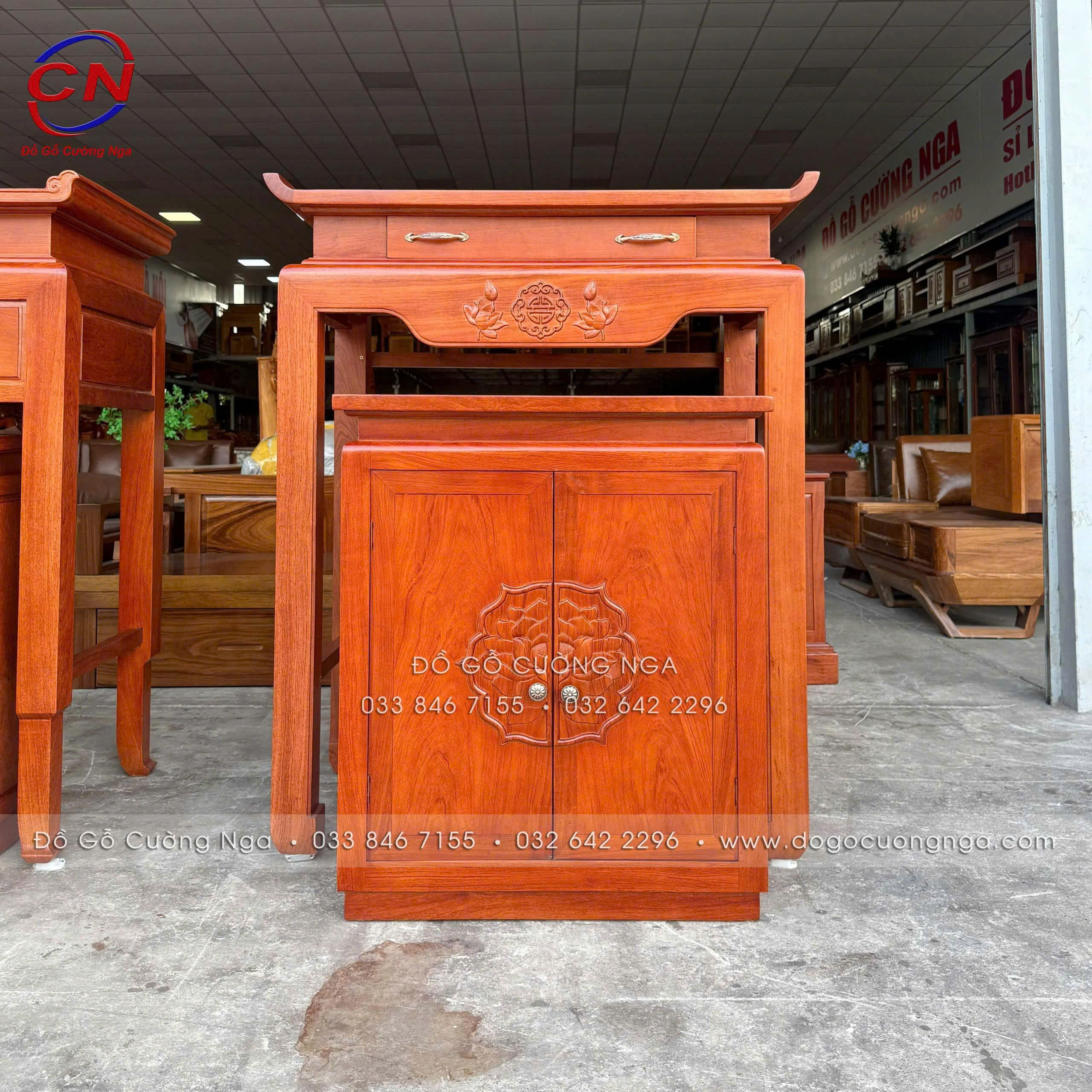 bàn thờ gỗ hương đá 1m07 hiện đại