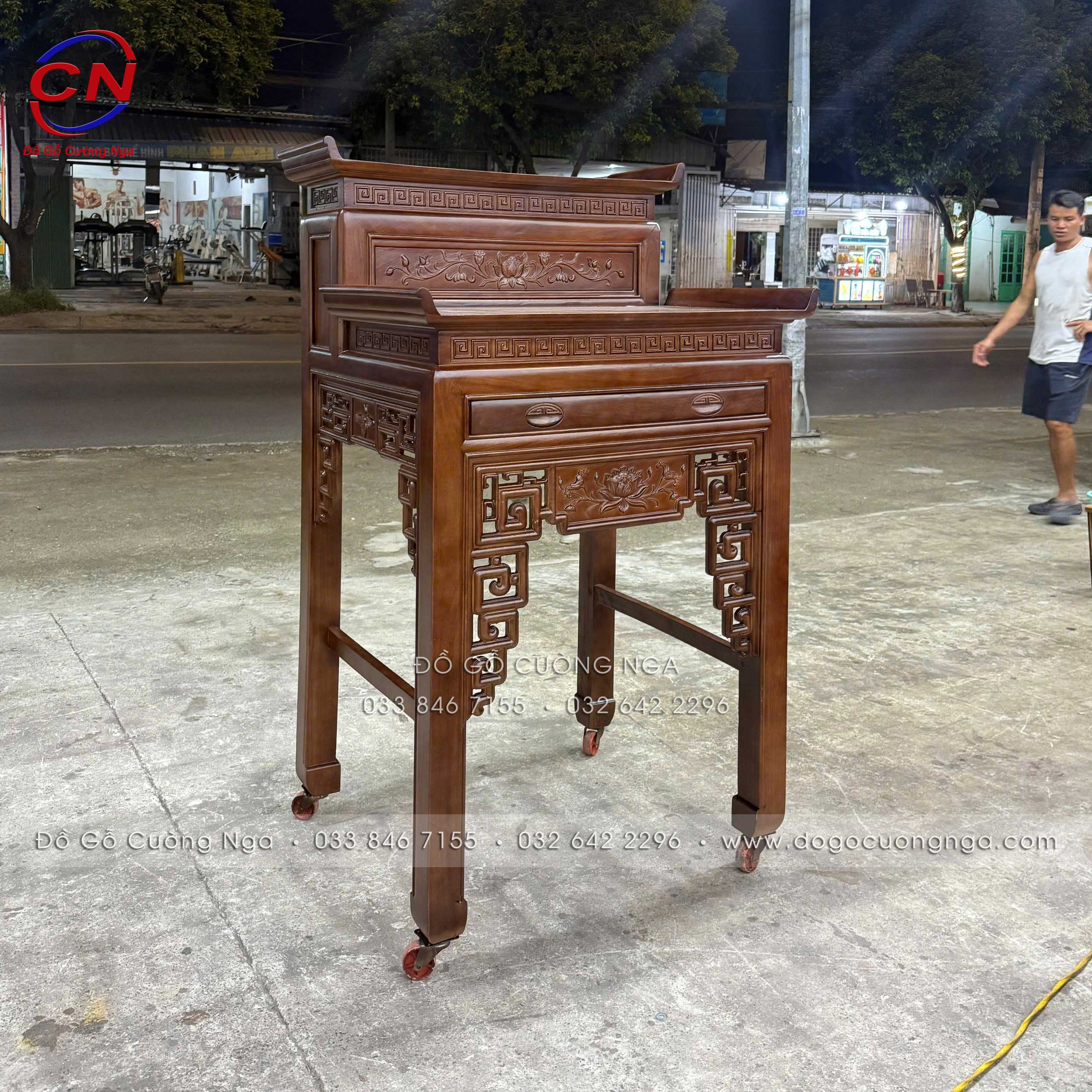 BÀN THỜ GÔ GÕ ĐỎ 2 TẦNG MÀU ÓC CHÓ SAI 88CM 