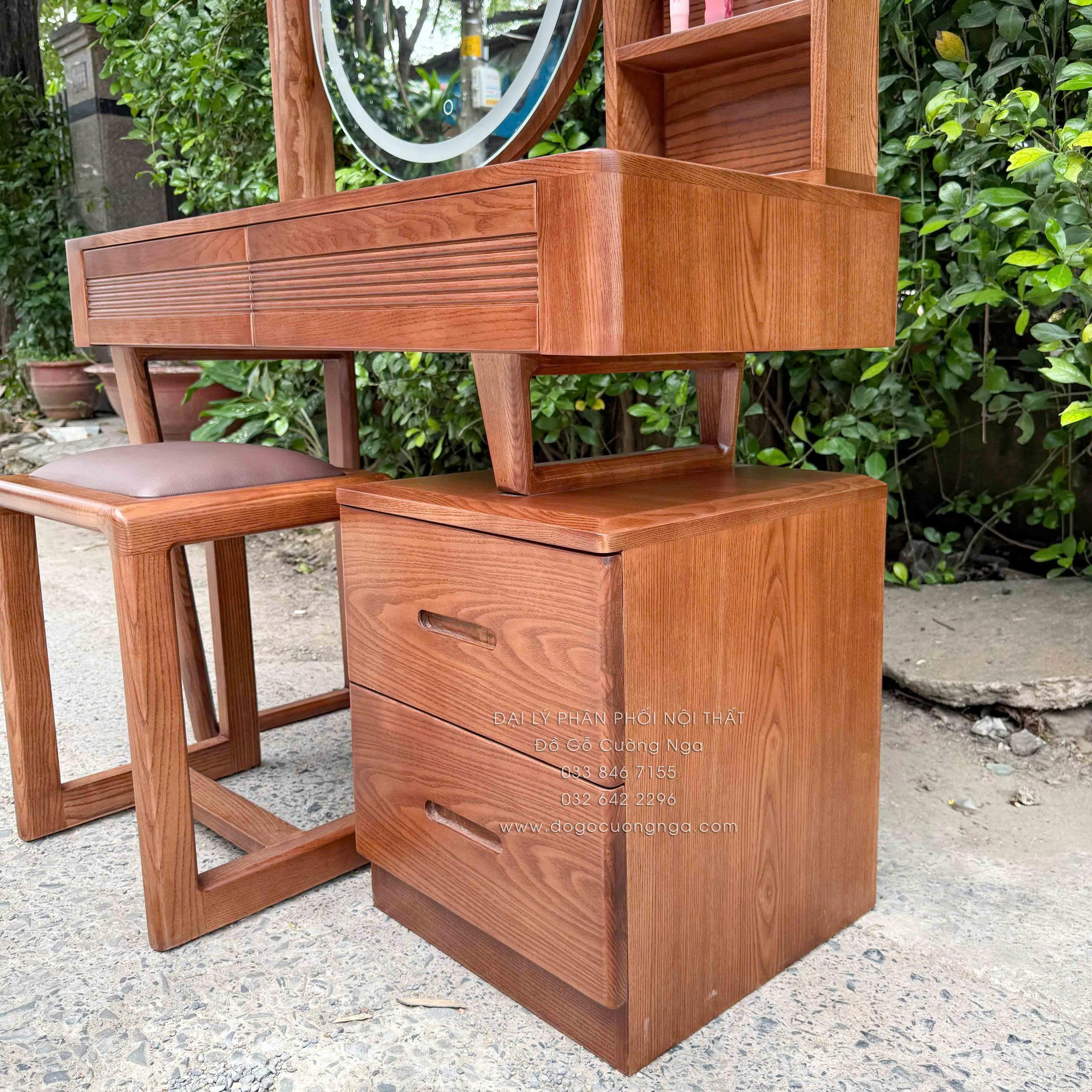 bàn trang điểm gỗ sồi 