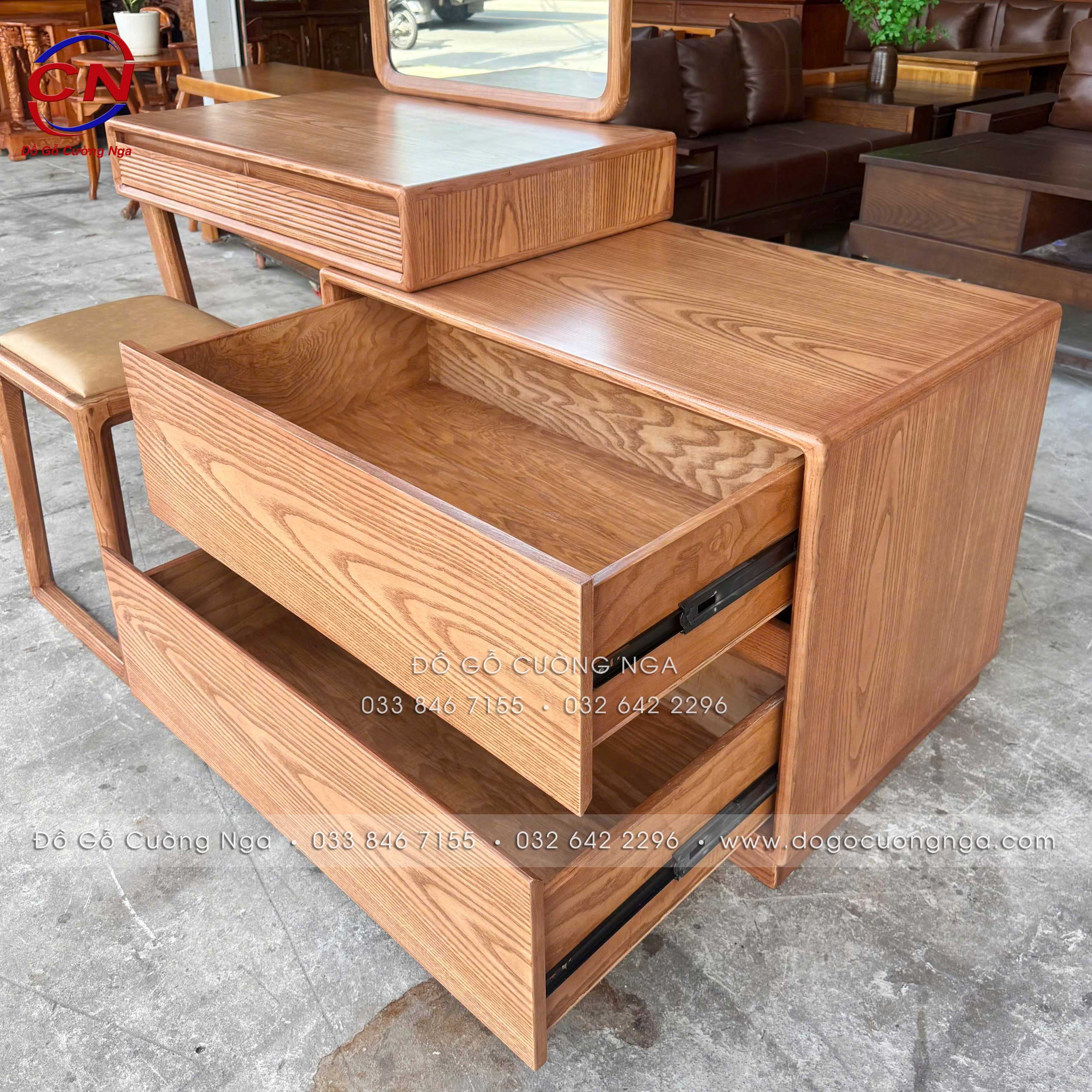 ban trang điểm gỗ sôi thông minh 