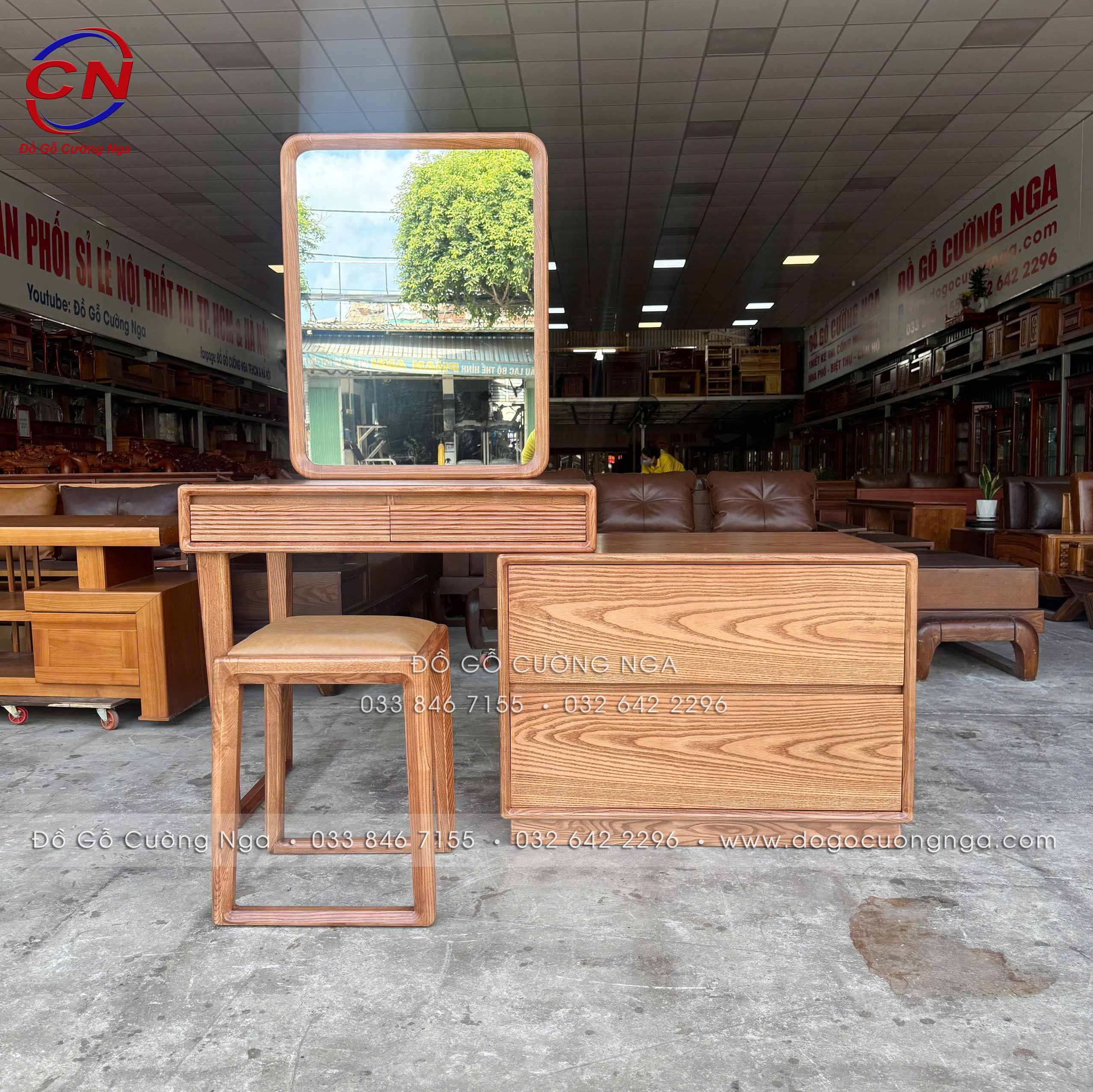 ban trang điểm gỗ sôi thông minh 