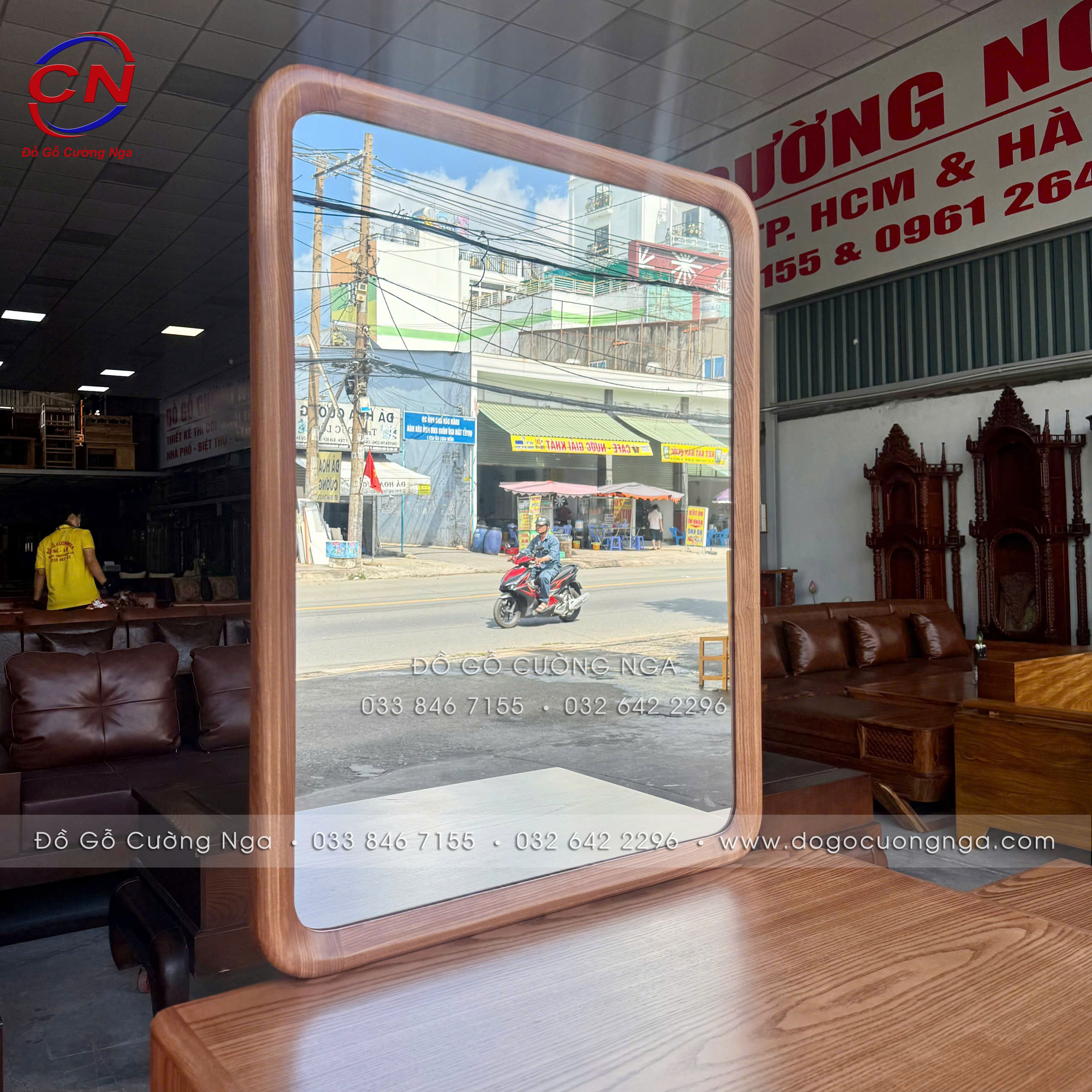 ban trang điểm gỗ sôi thông minh 