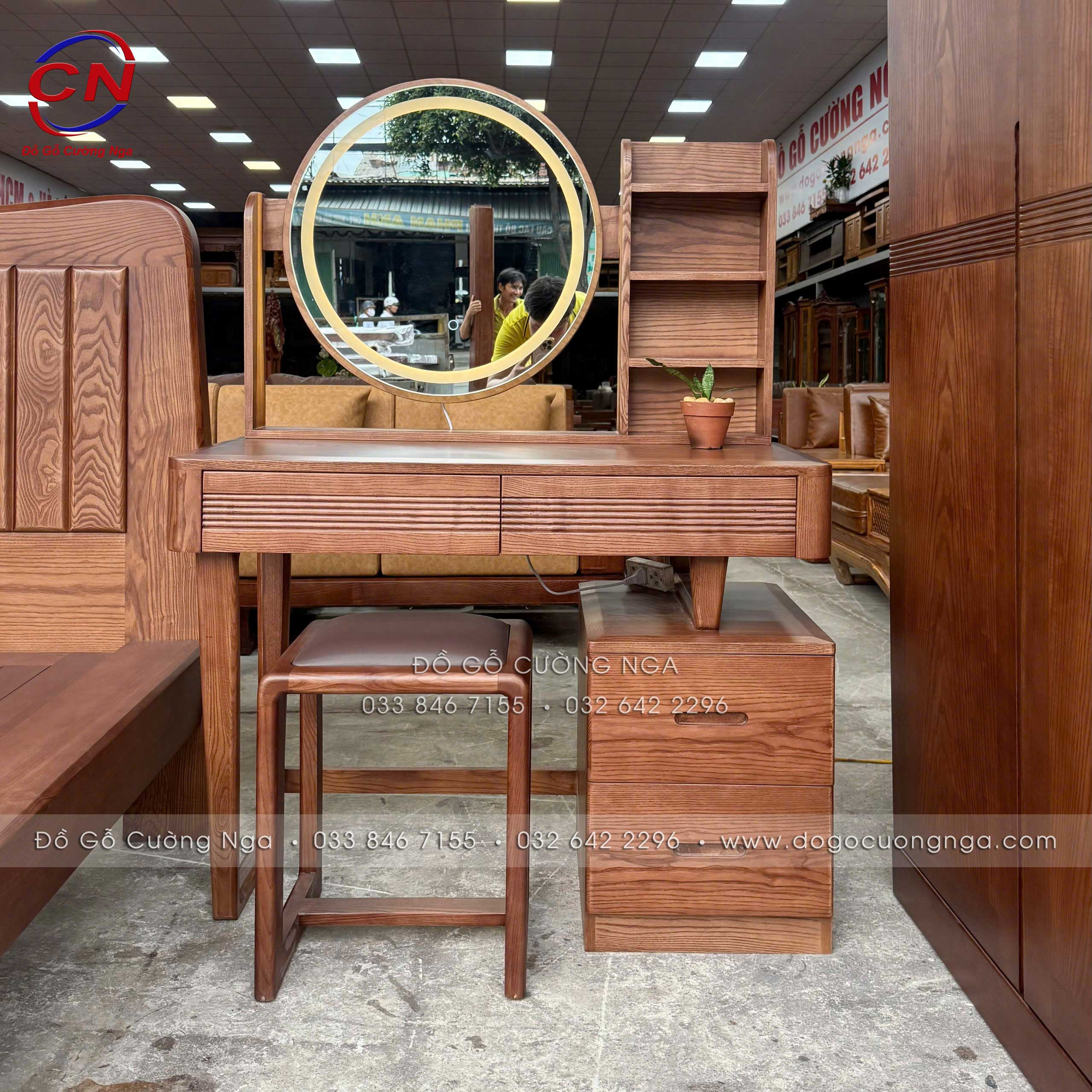 bàn trang điểm gỗ sồi nga lau màu óc chó 