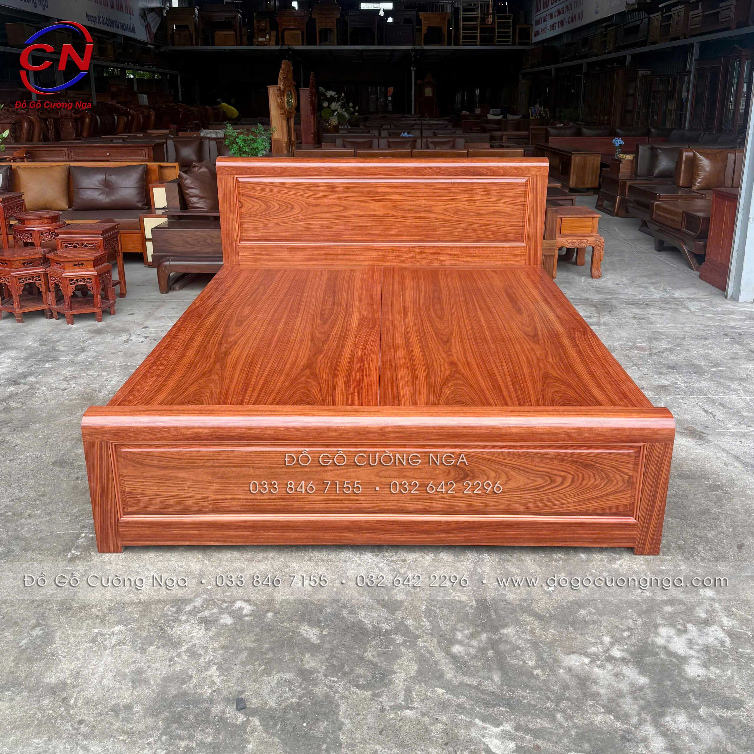 góc chính diện giường ngủ gỗ Cẩm Vân